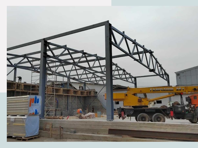 Строительство цехов в Камне-на-Оби